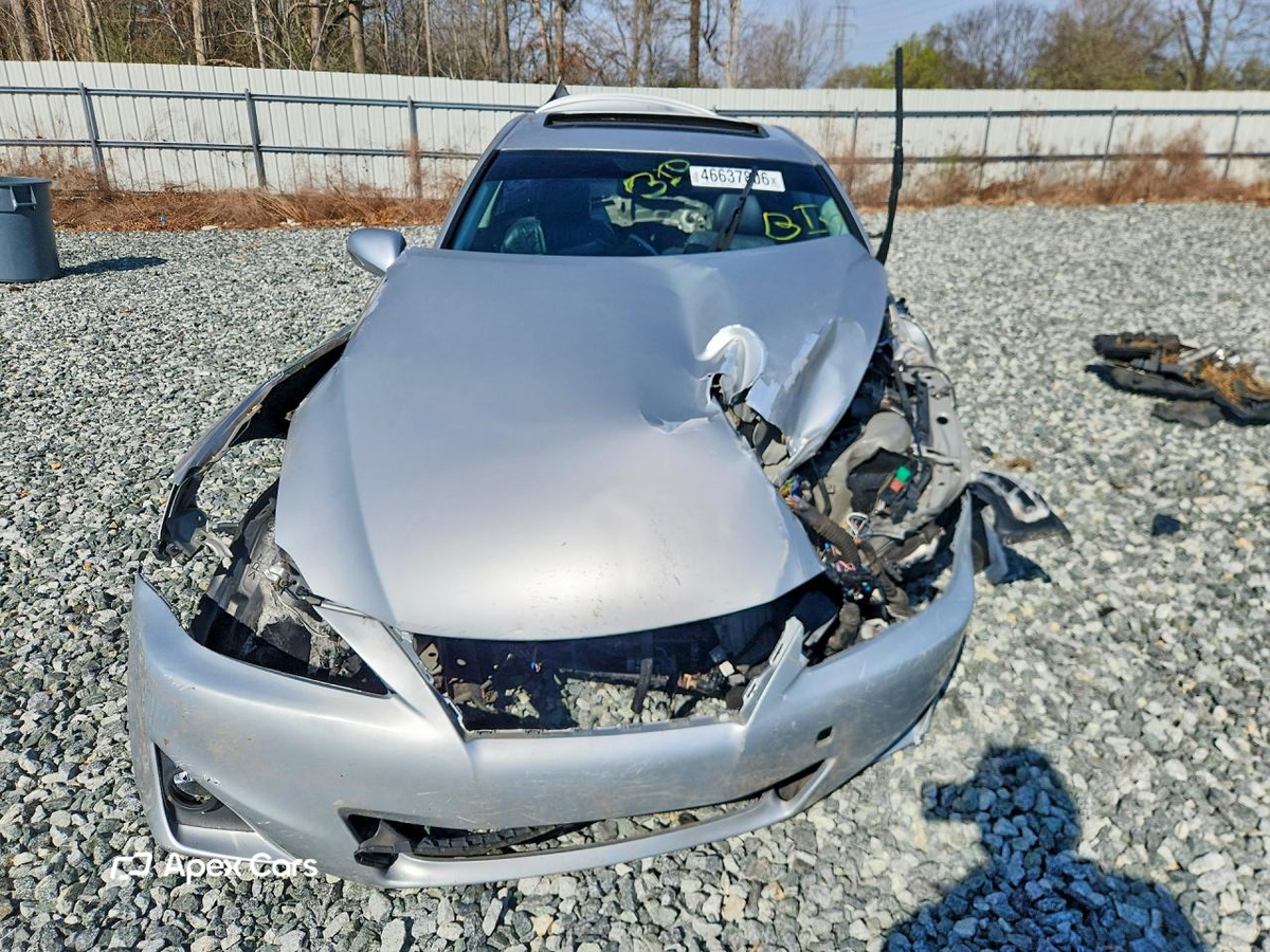 Lexus IS 2011