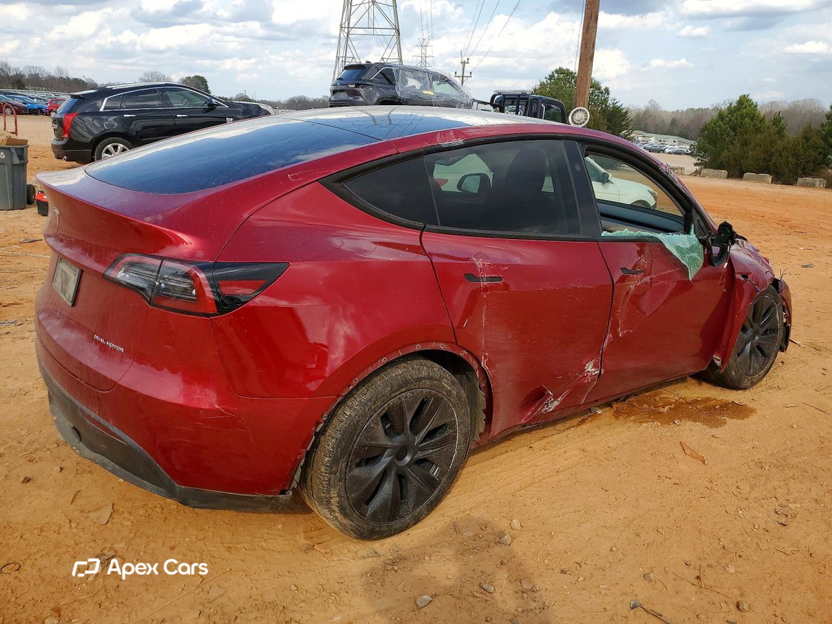 Tesla Model Y 2024
