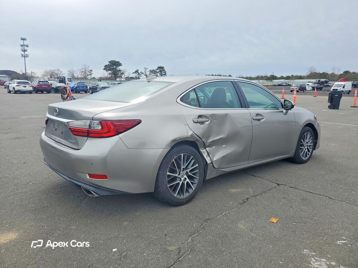 Lexus Sierra 2016