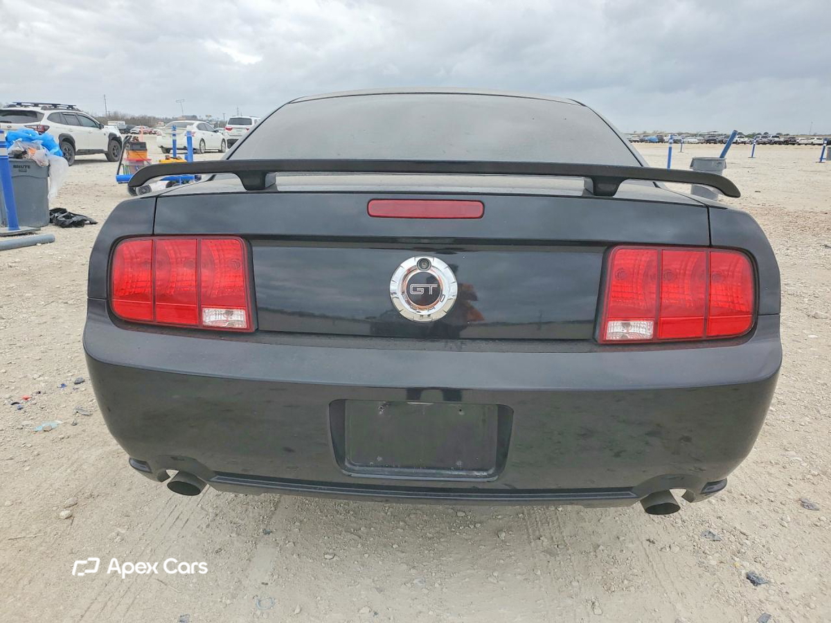 Ford Mustang 2005