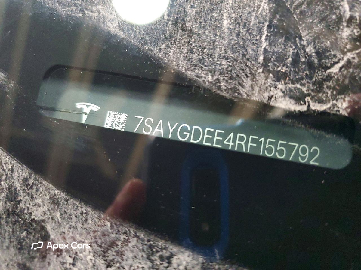 Tesla Model Y 2024