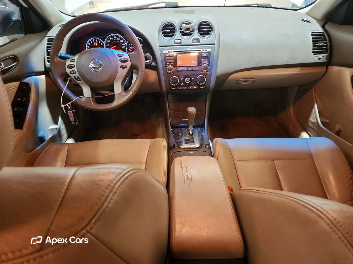 Nissan Altima 2012