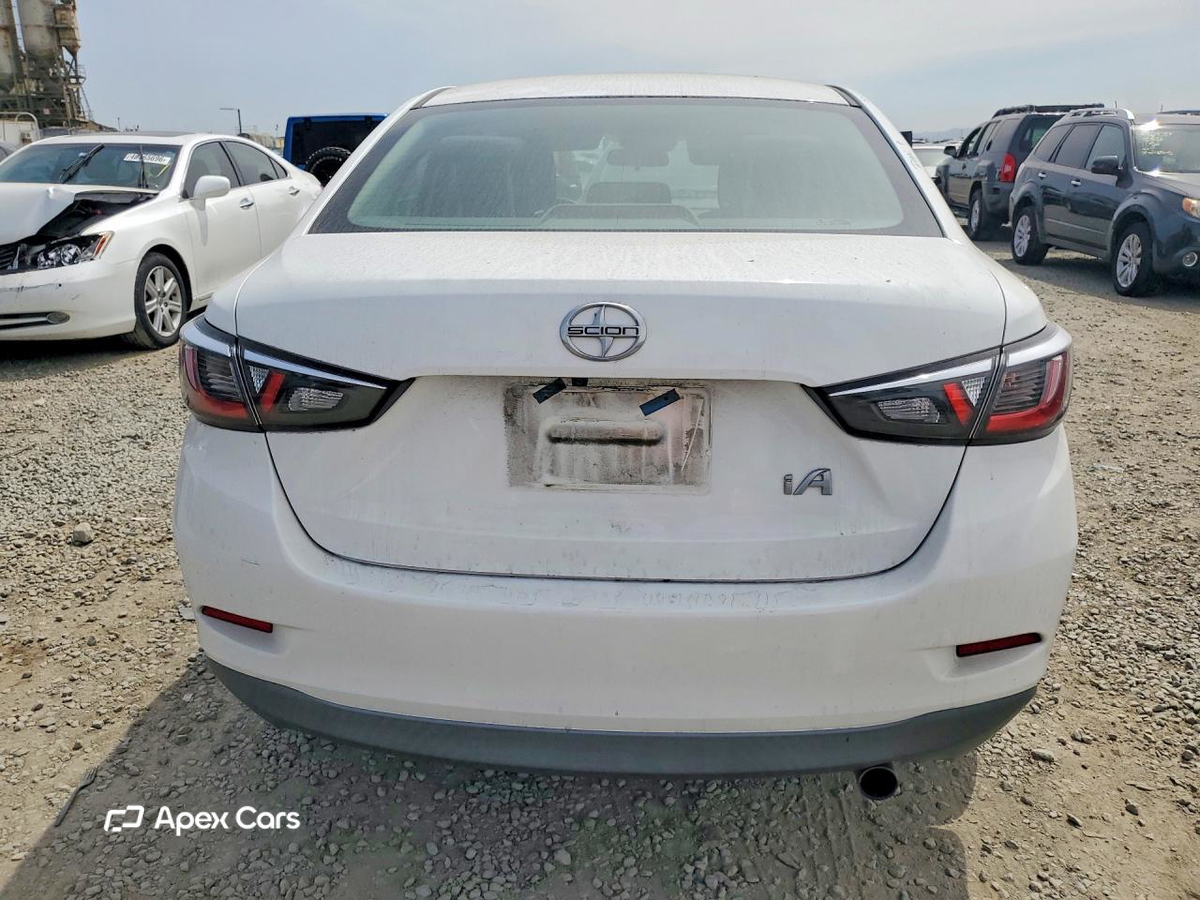 Scion iA 2016