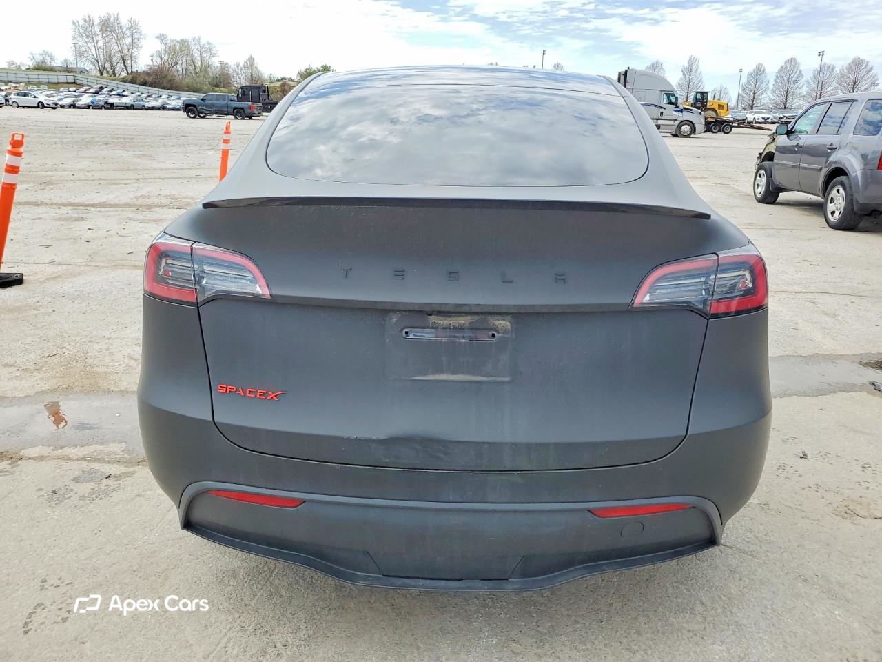 Tesla Model Y 2024