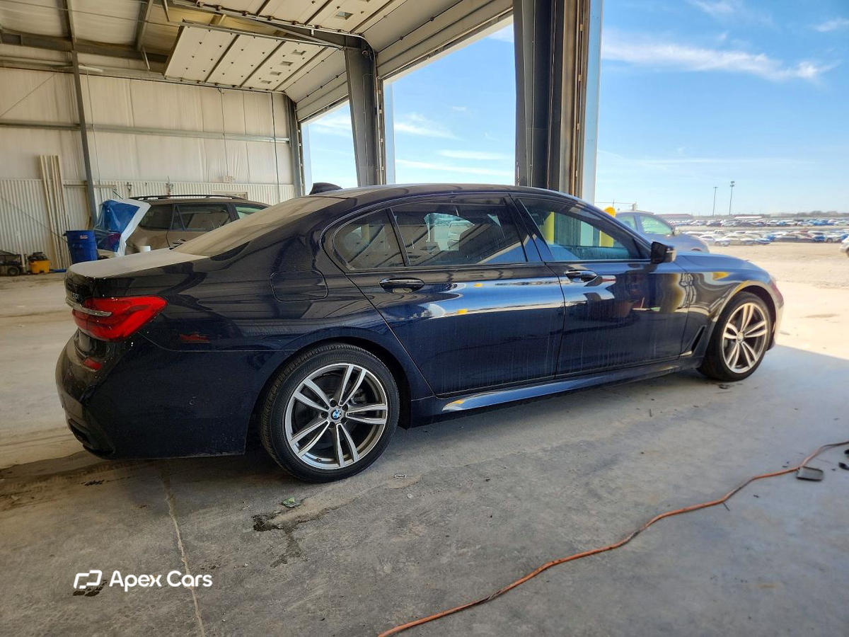 BMW Series 7 2016