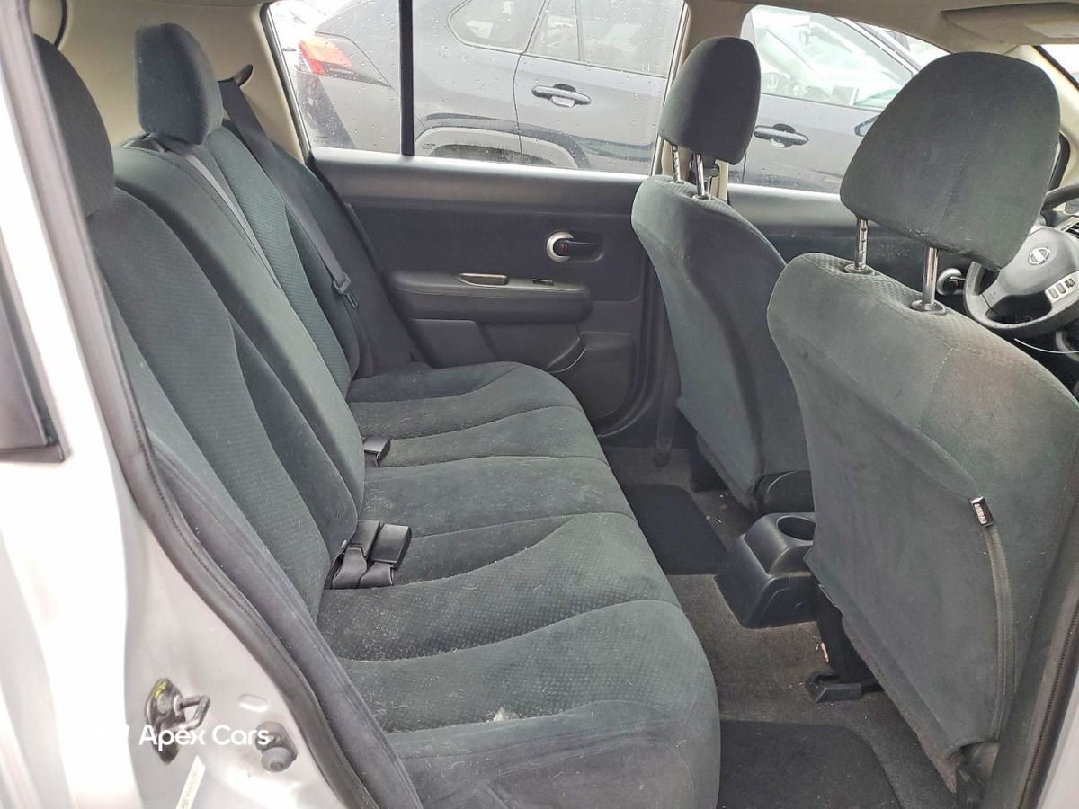 Nissan Versa 2012