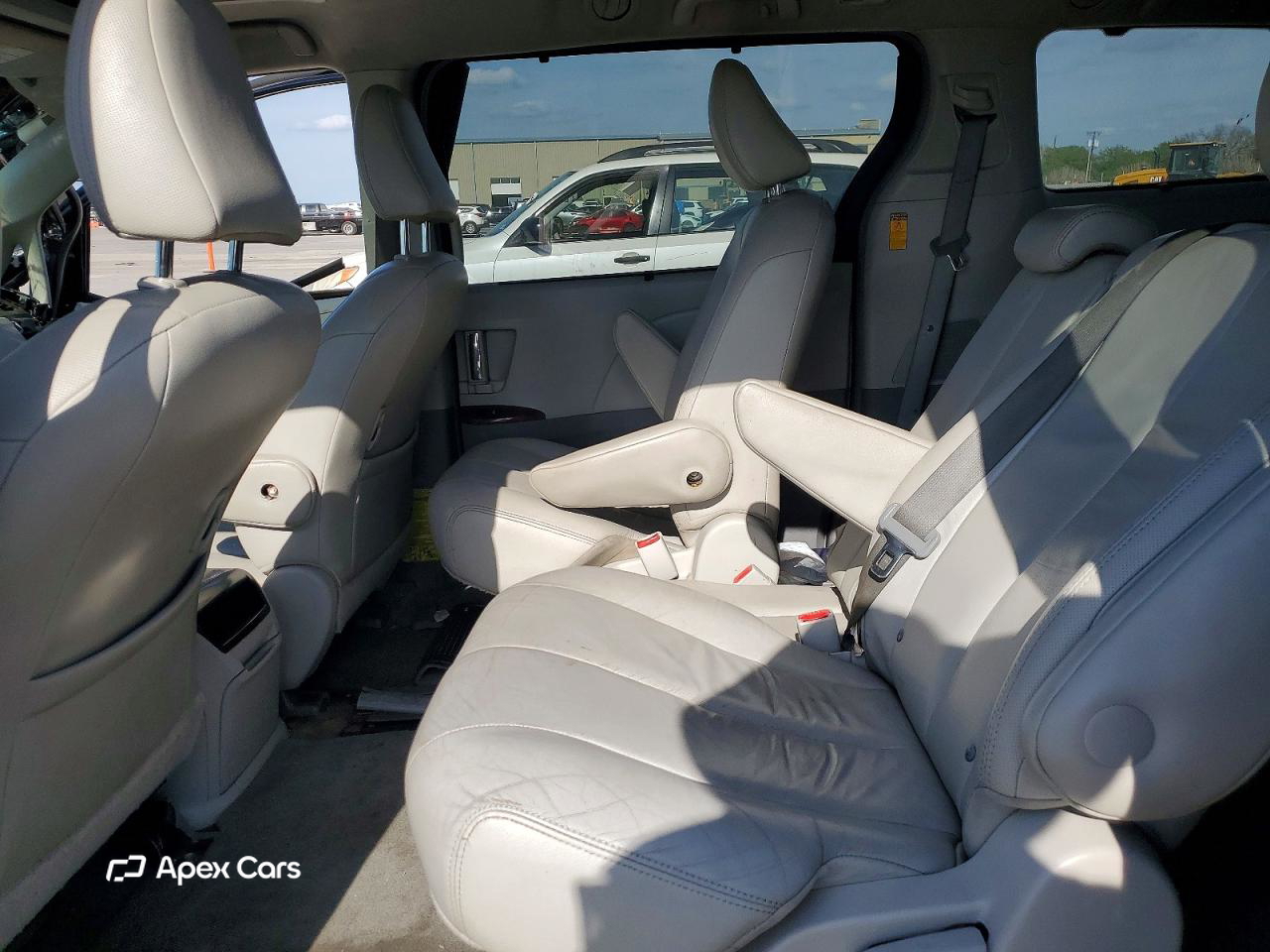 Toyota Sienna 2014