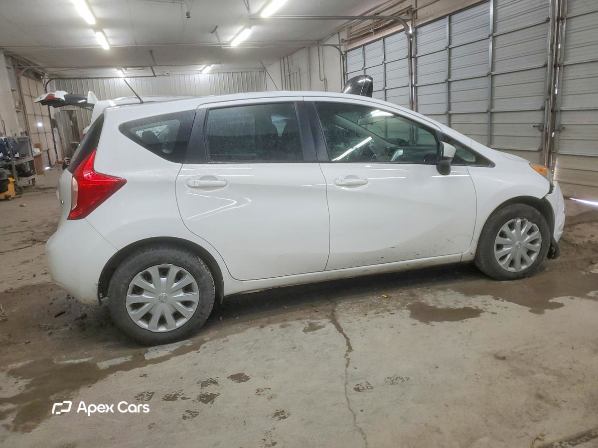 Nissan Versa 2016