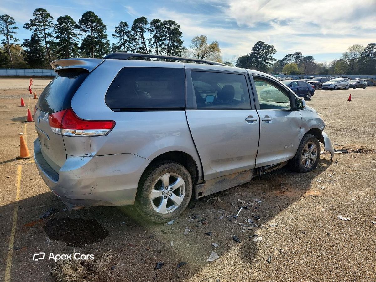 Toyota Sienna 2014