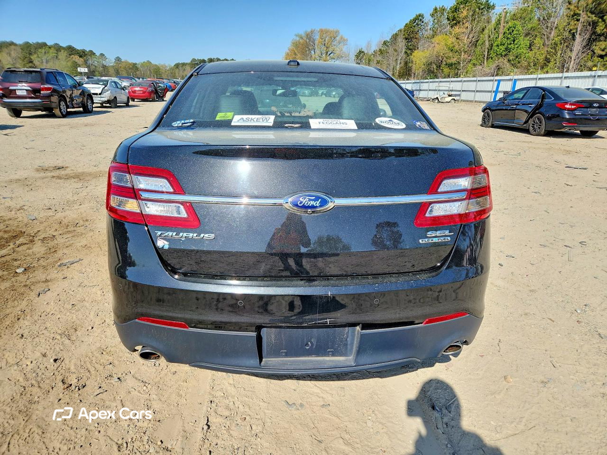 Ford Taurus 2015