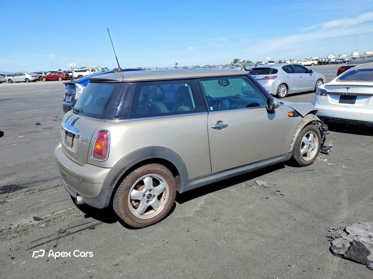 MINI Cooper 2010
