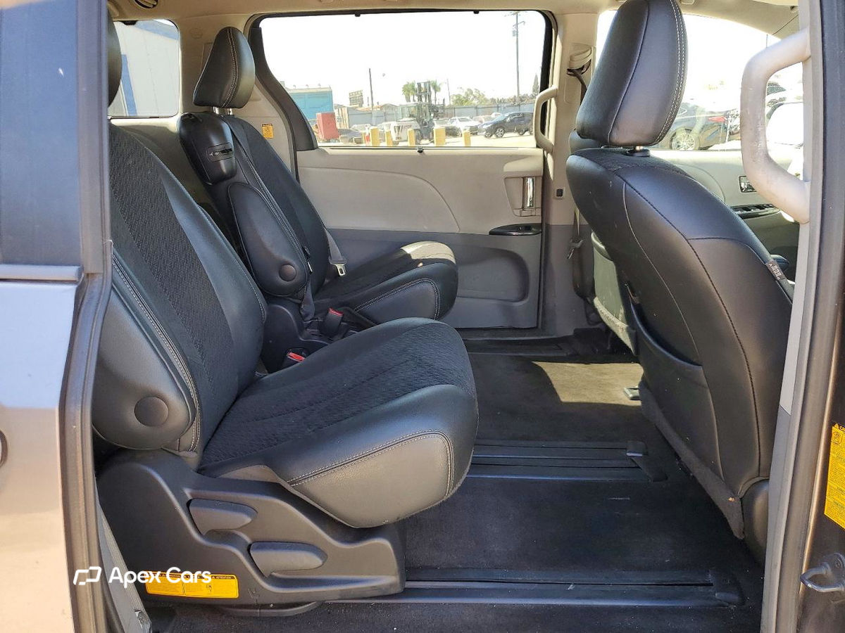 Toyota Sienna 2012