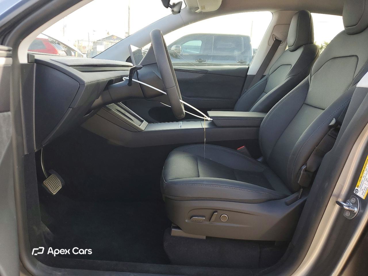 Tesla Model Y 2026