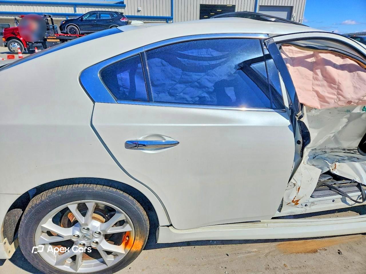Nissan Maxima 2014