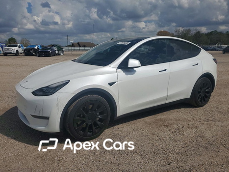 Tesla Model Y 2021 - Image 1 of 13