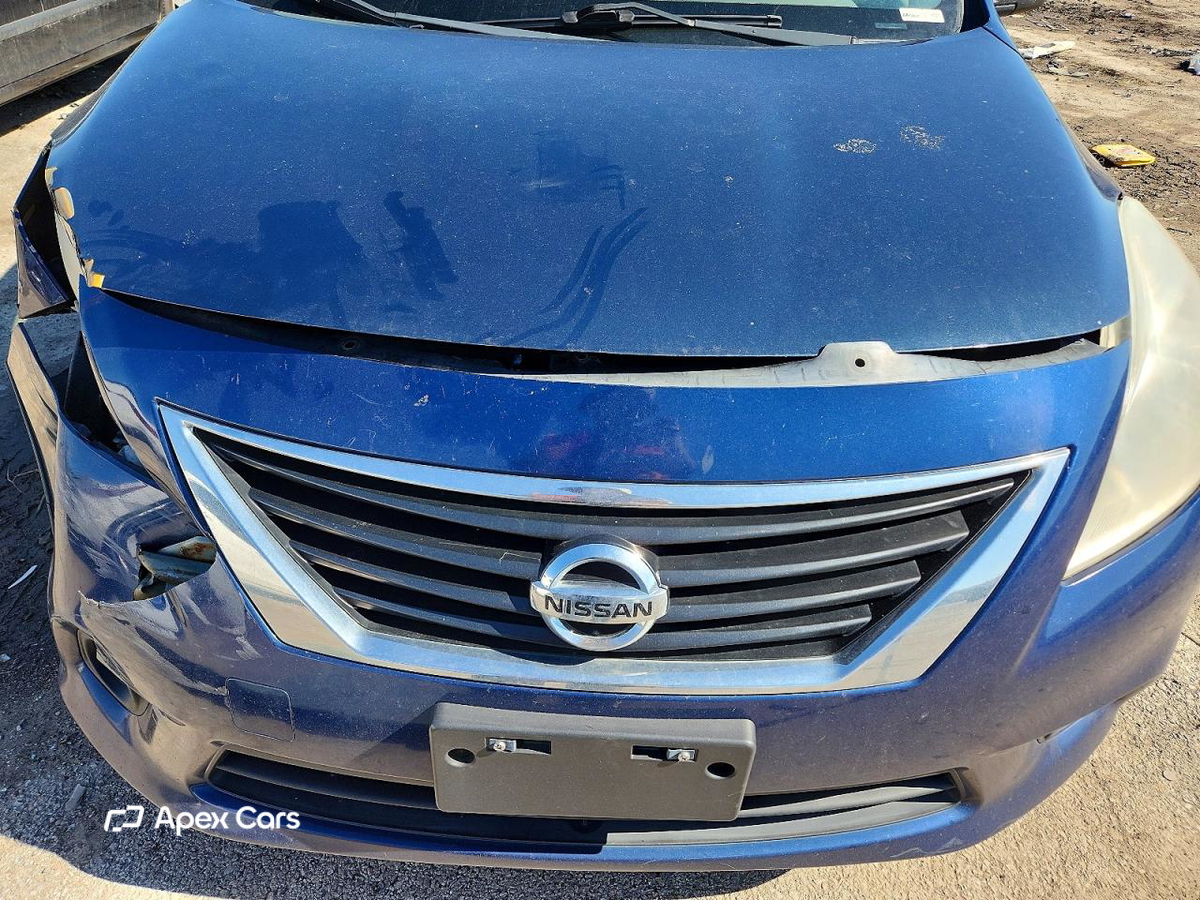 Nissan Versa 2012