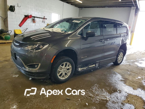 Chrysler Pacifica 2017 - Image 1 of 14