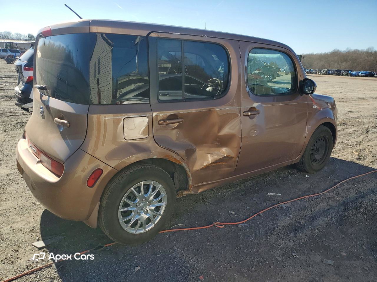 Nissan Cube 2011