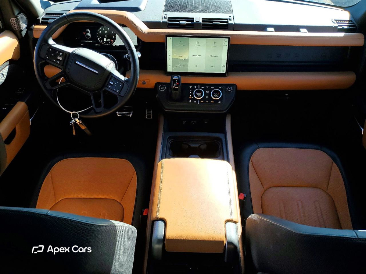 Land Rover Defender 2024