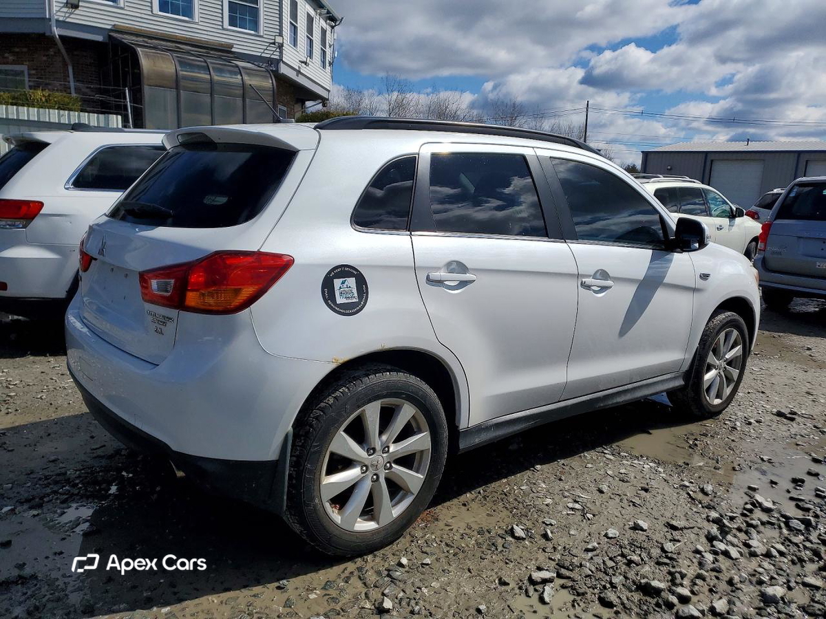 Mitsubishi Outlander 2015