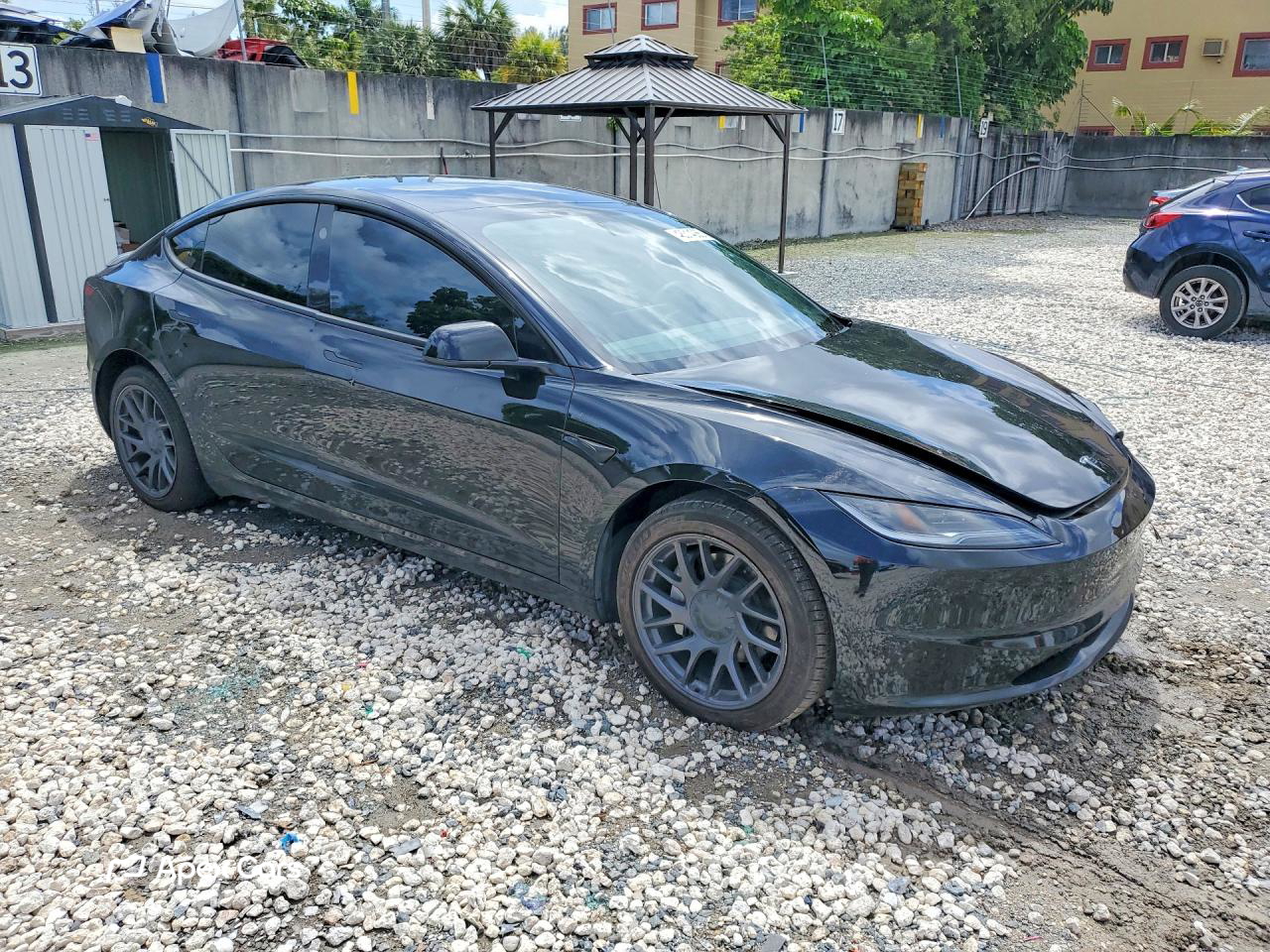 Tesla Model 3 2025