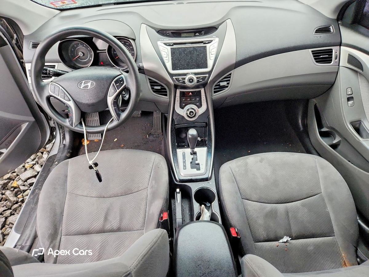 Hyundai Elantra 2011