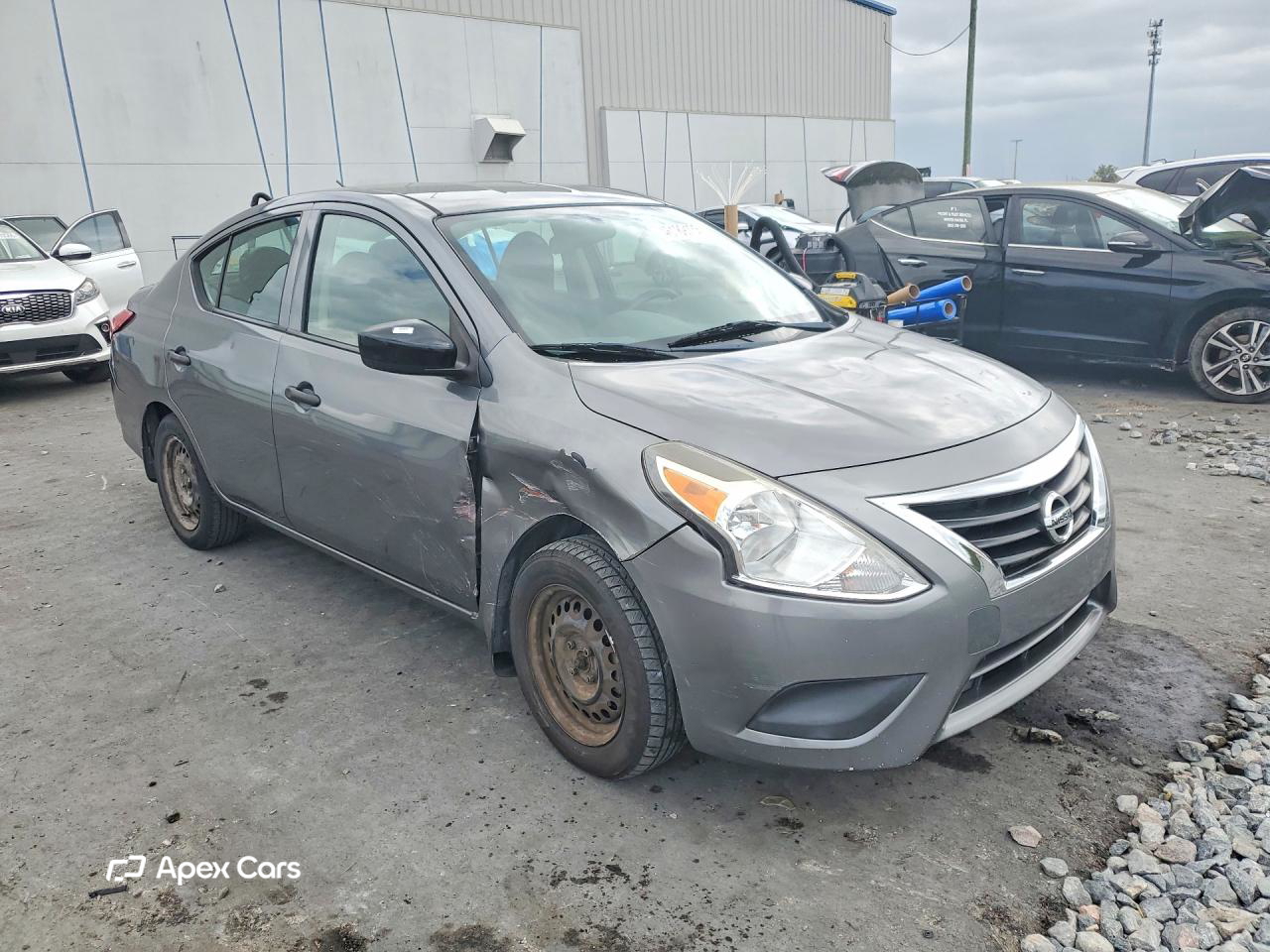 Nissan Versa 2016