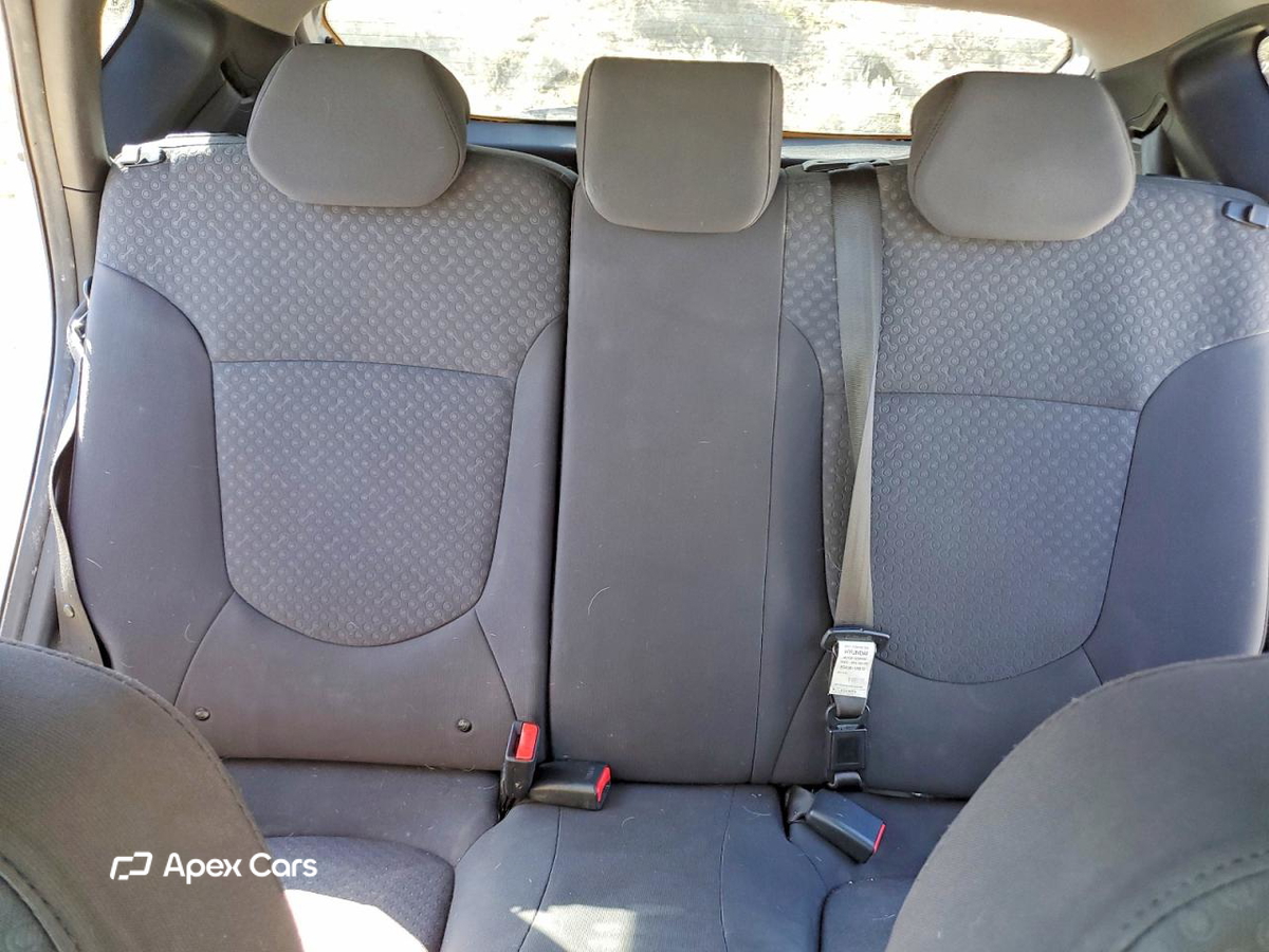 Hyundai Accent 2012