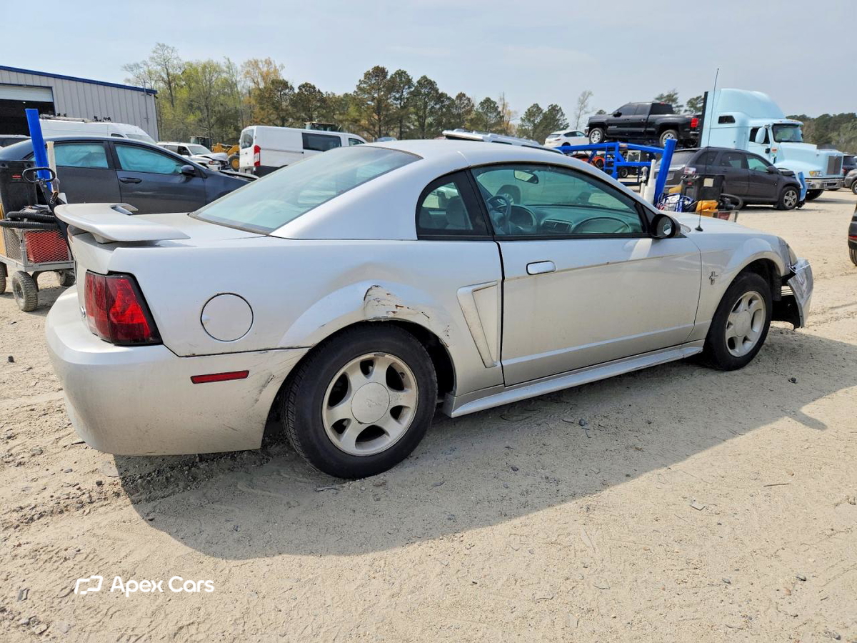 Ford Mustang 2001