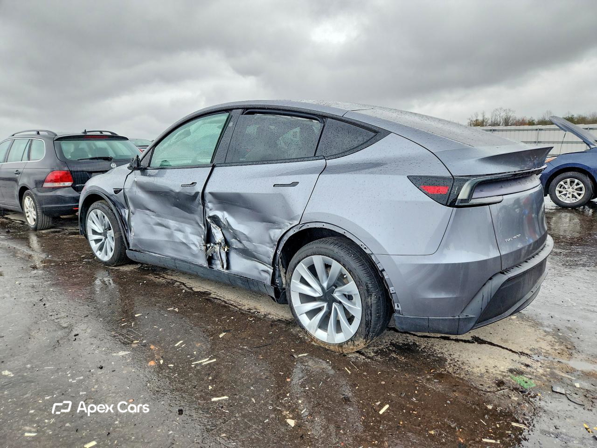 Tesla Model Y 2026