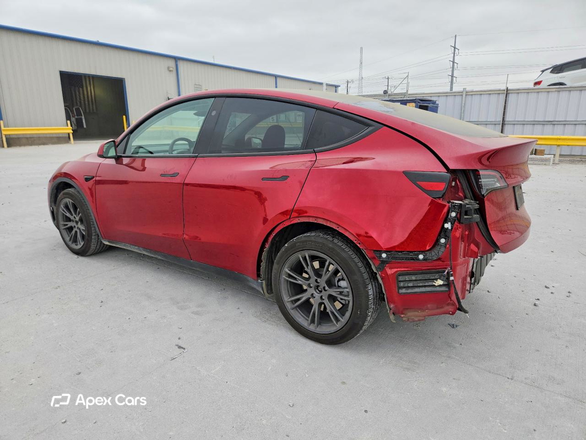 Tesla Model Y 2025