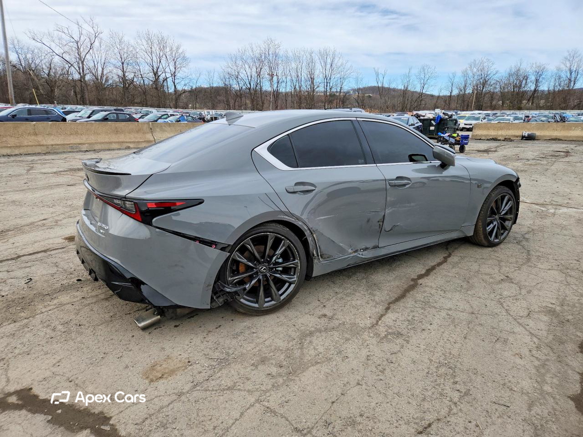Lexus IS 2024