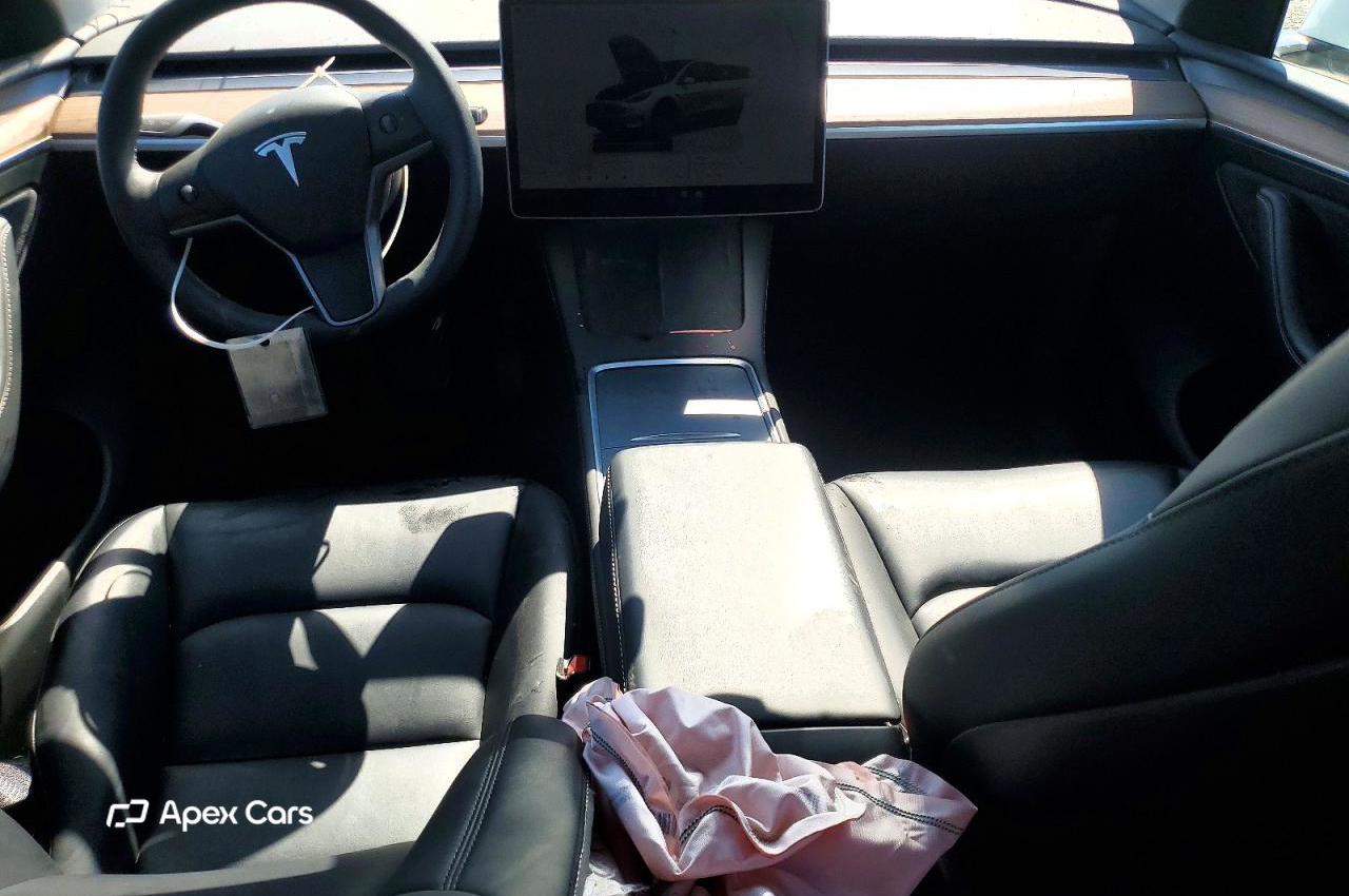 Tesla Model Y 2025