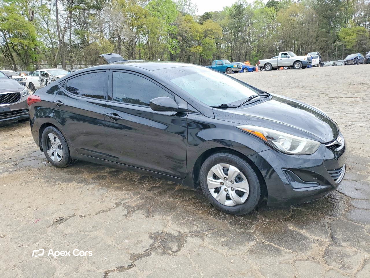 Hyundai Elantra 2016