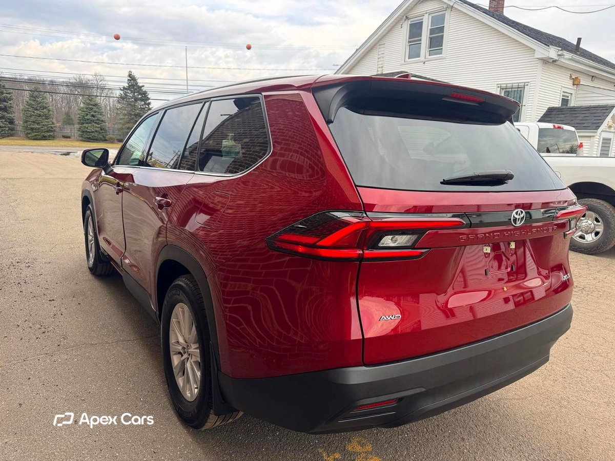 Toyota Highlander 2025