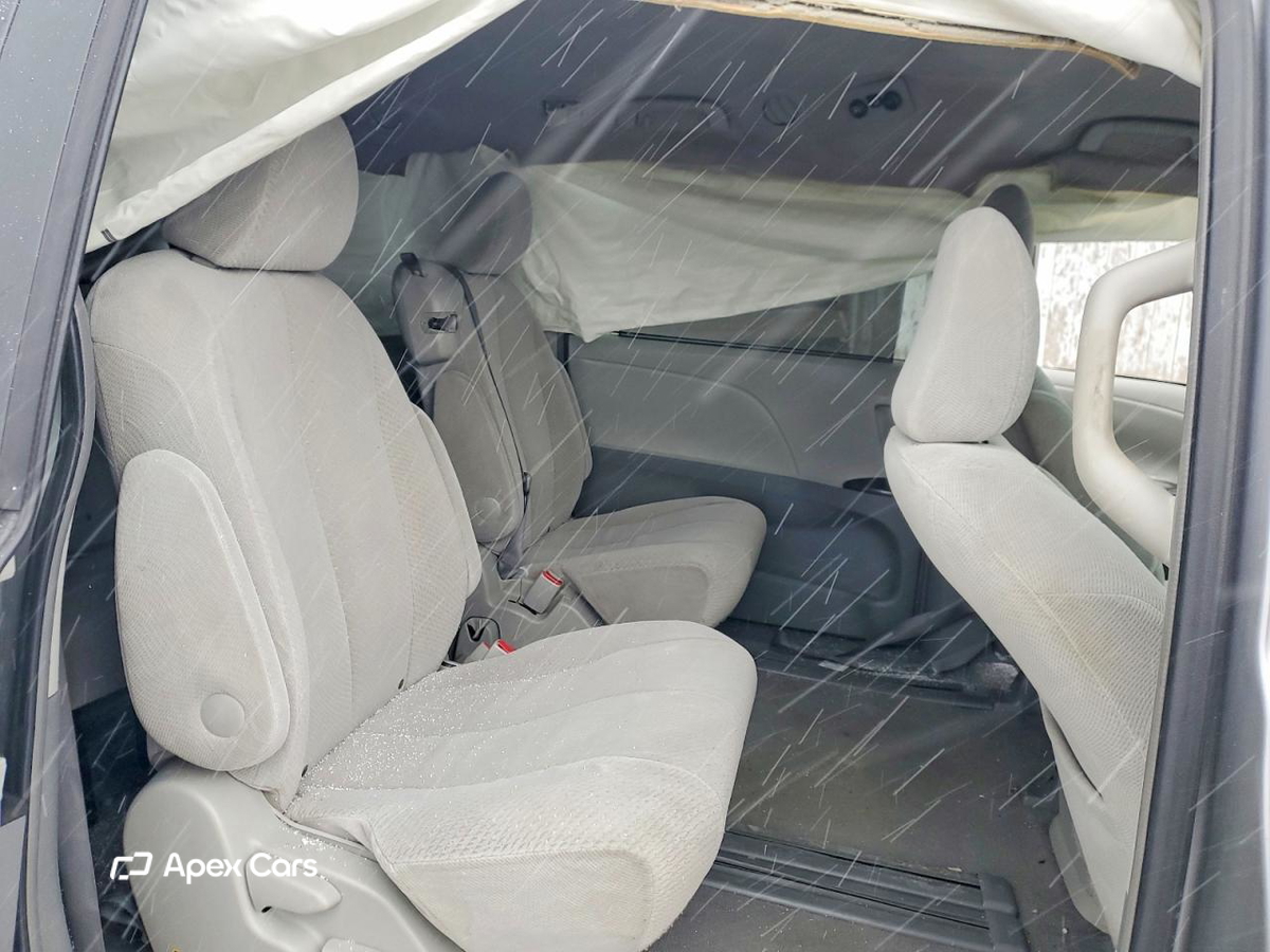 Toyota Sienna 2011