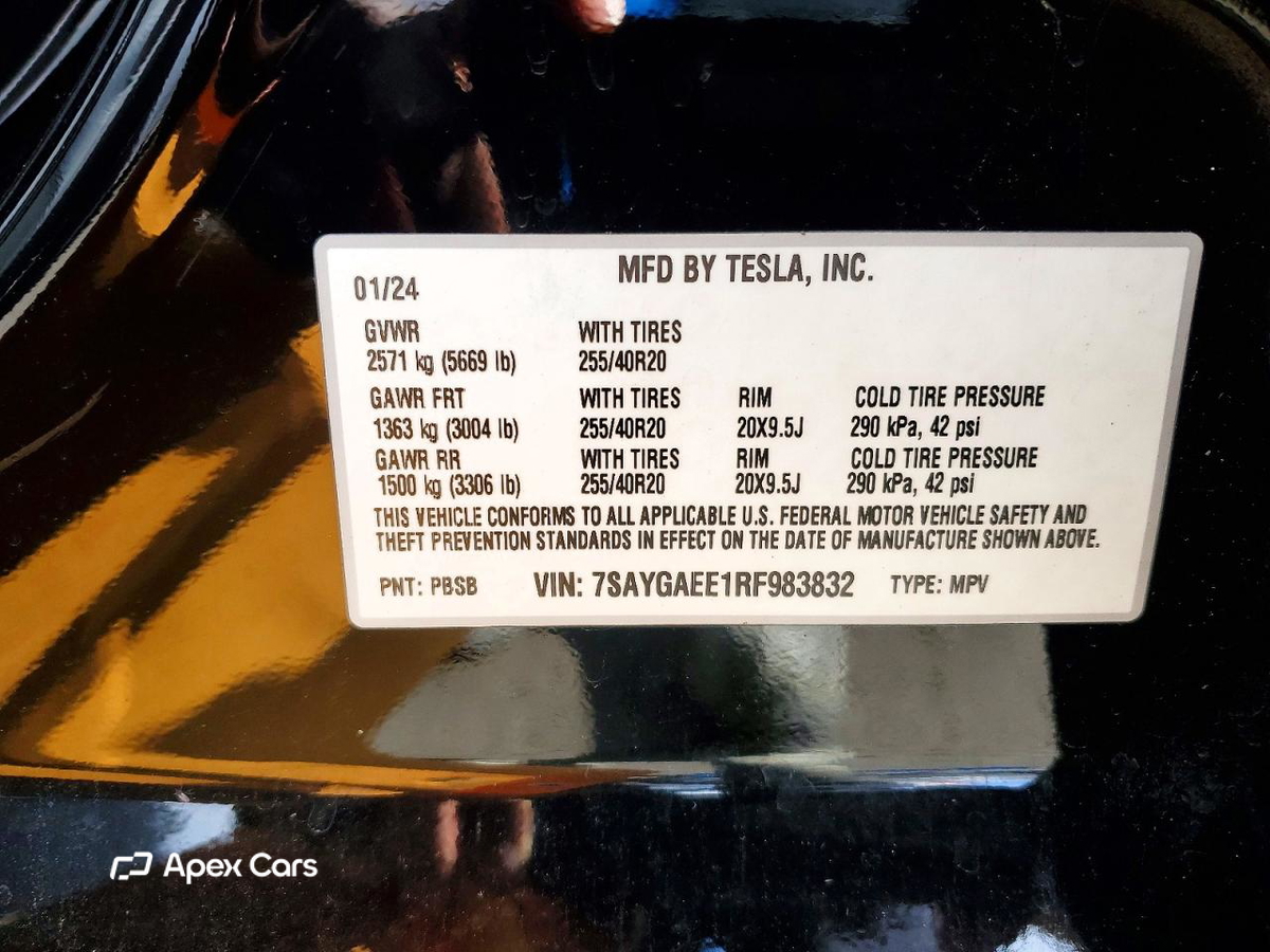 Tesla Model Y 2024