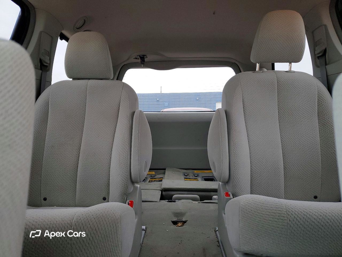 Toyota Sienna 2012