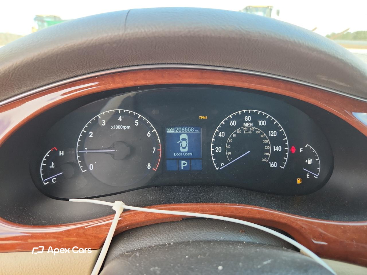 Hyundai Genesis 2012