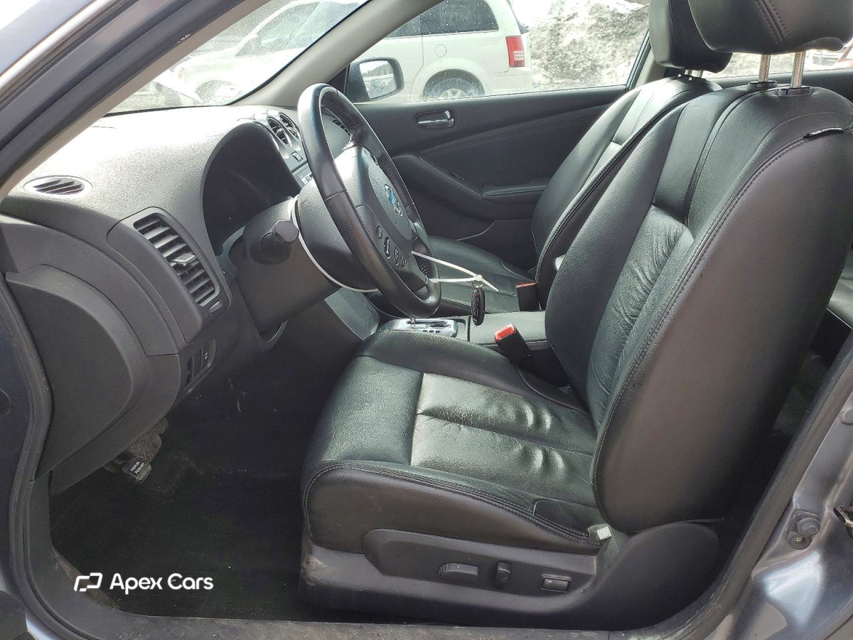 Nissan Altima 2010