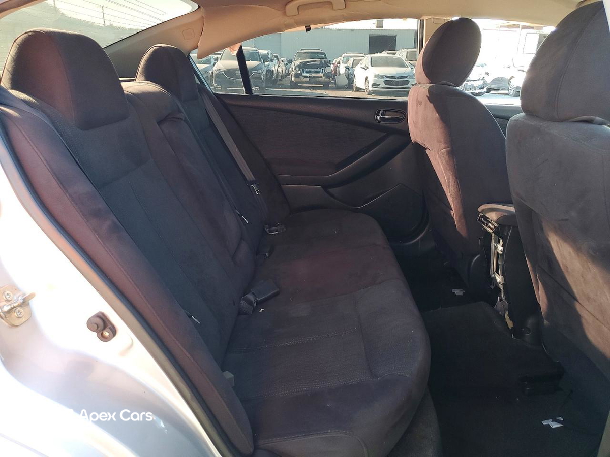 Nissan Altima 2012