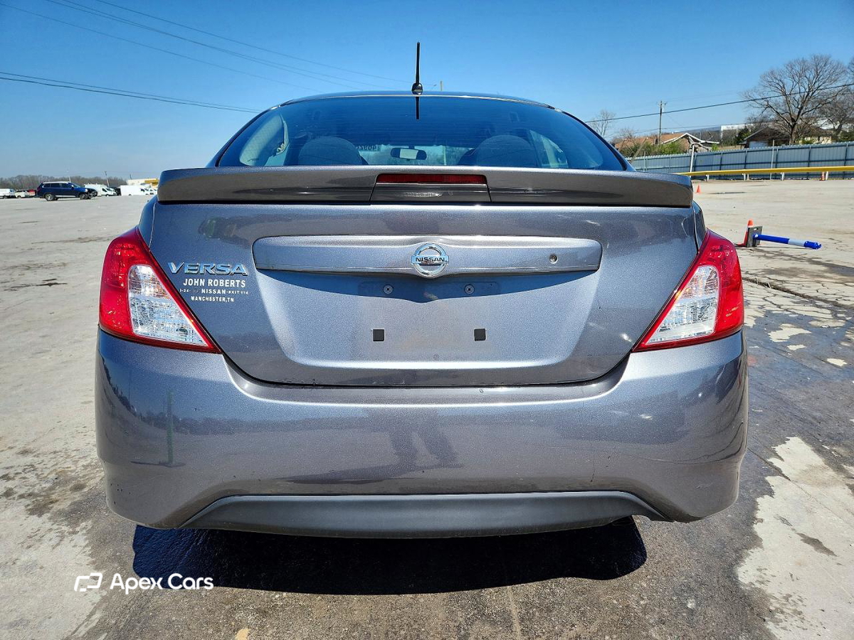 Nissan Versa 2017