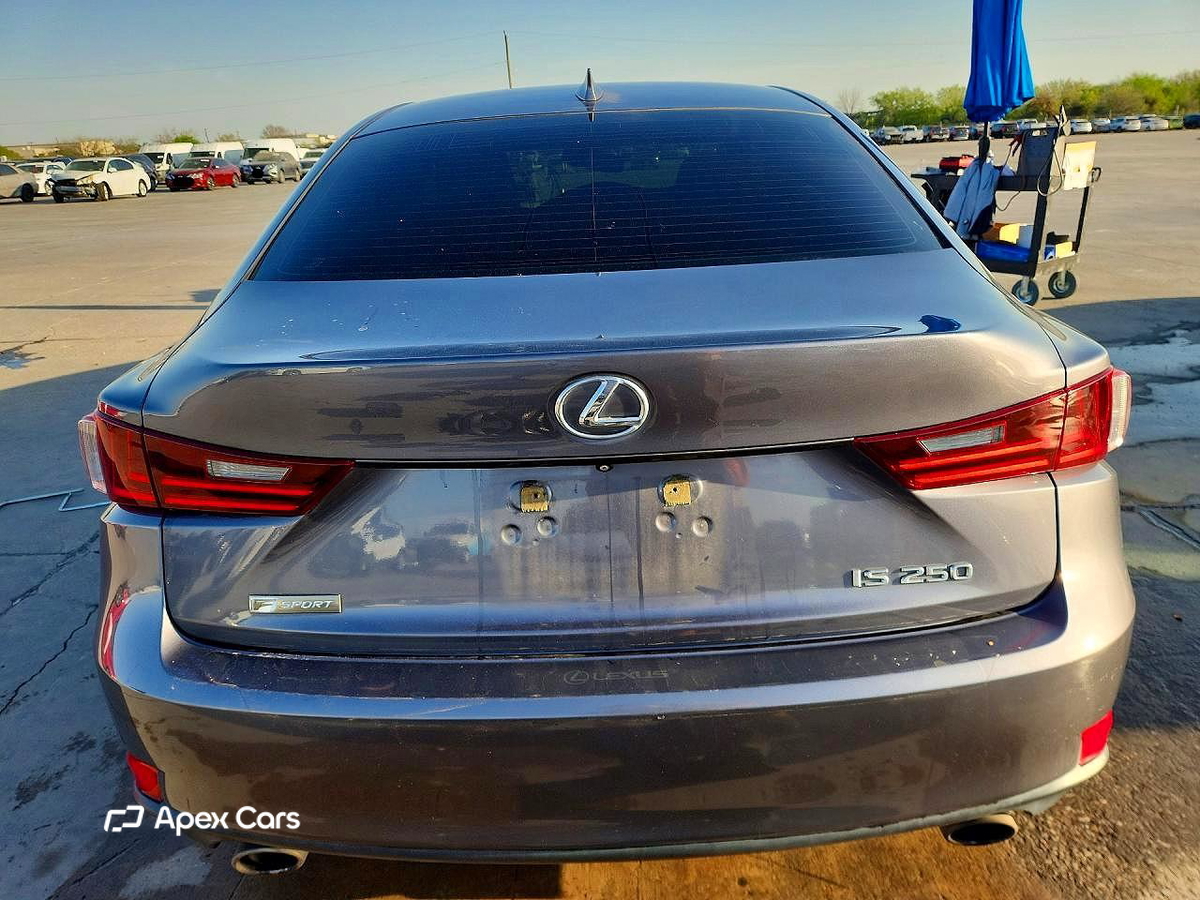 Lexus IS 2015