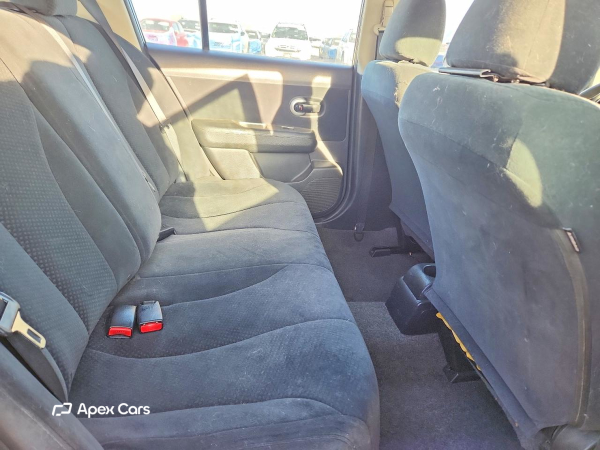 Nissan Versa 2011