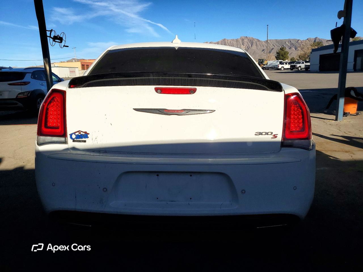 Chrysler 300 2021