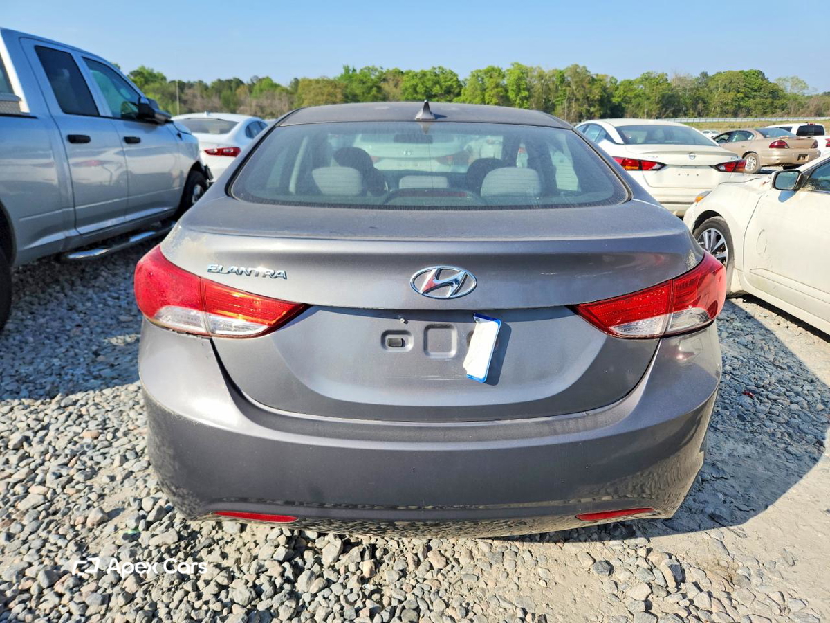 Hyundai Elantra 2013