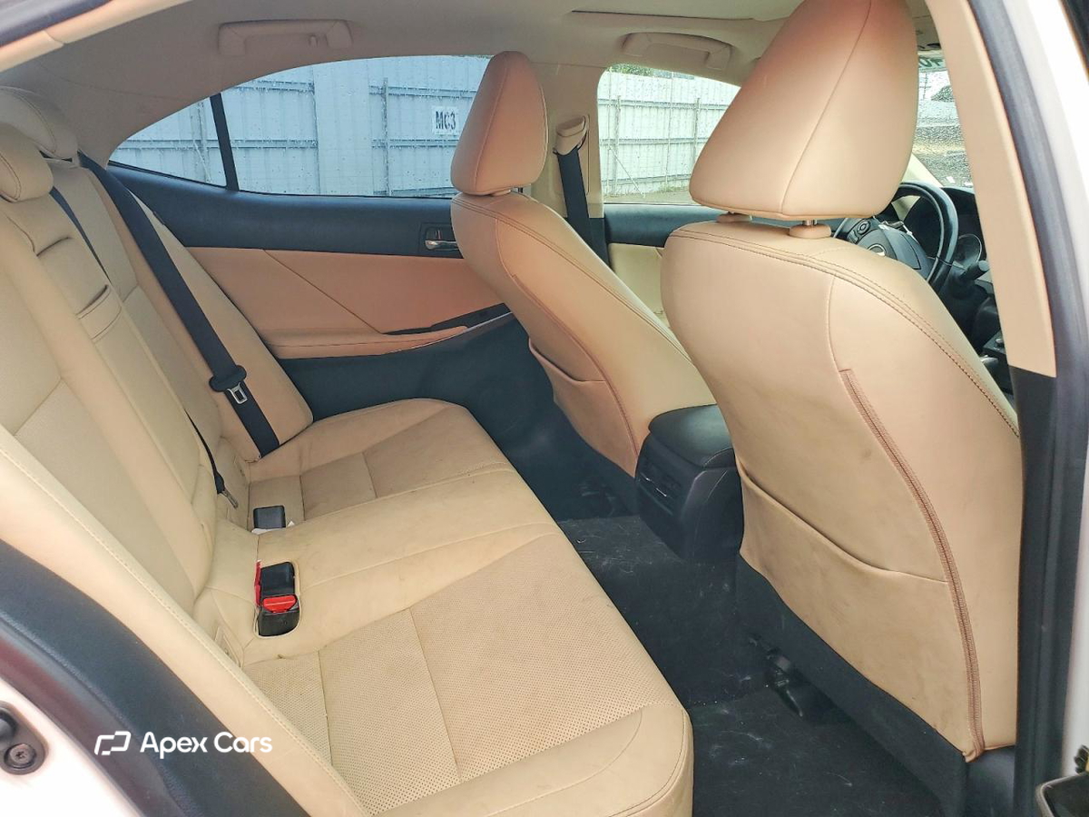 Lexus IS 2016