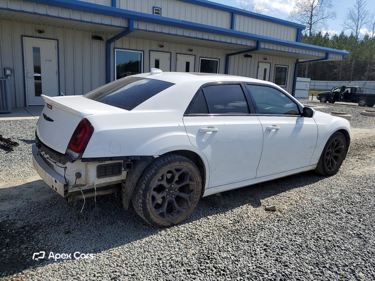 Chrysler 300 2019