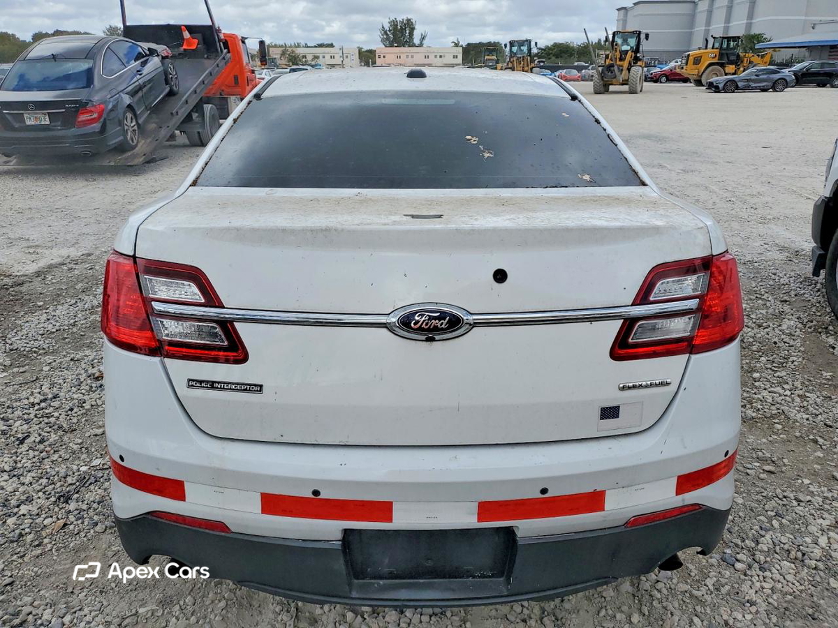 Ford Taurus 2016