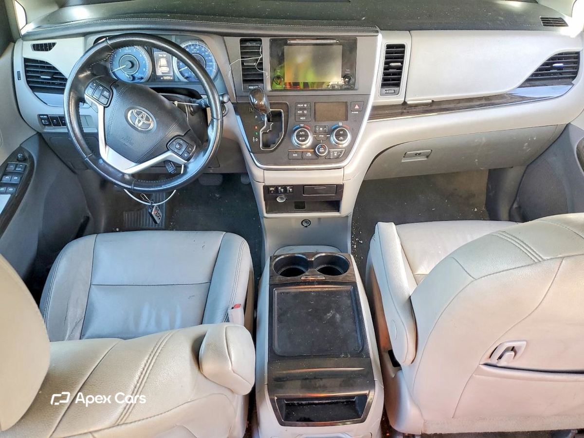 Toyota Sienna 2015